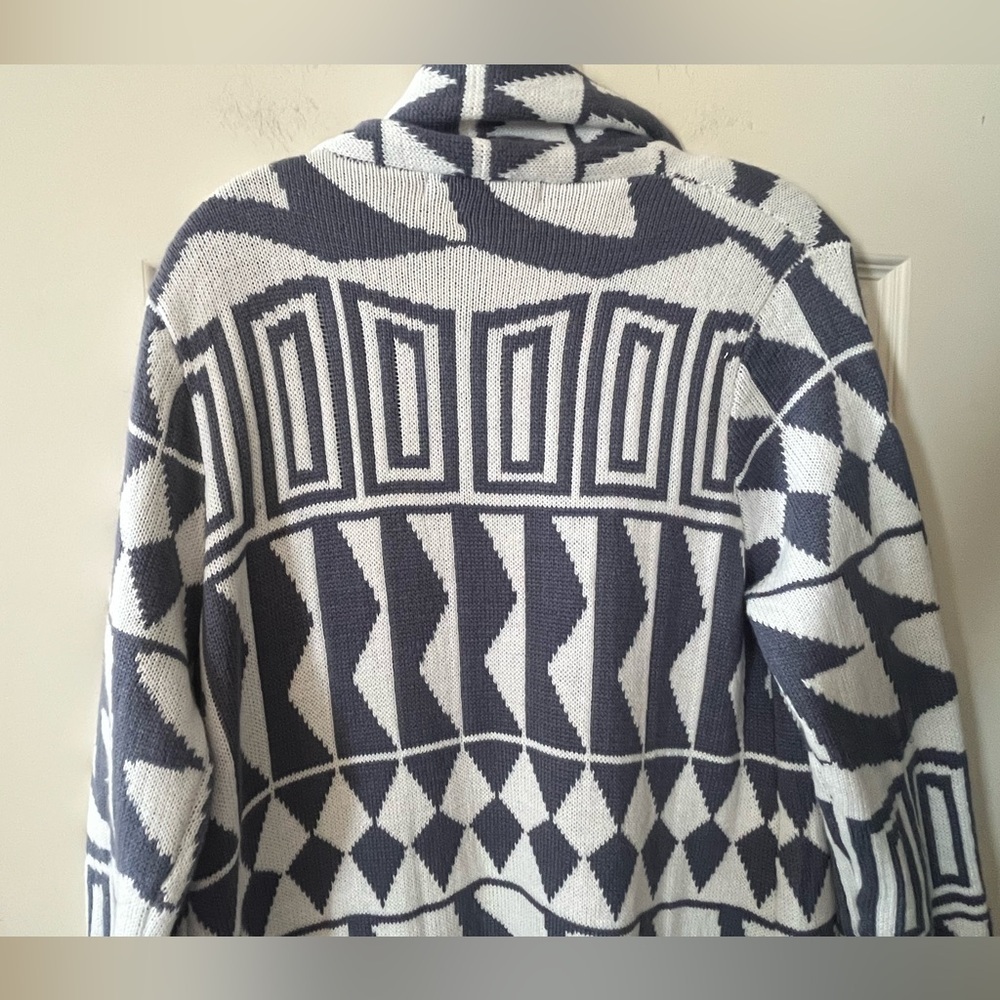 Love Stitch Acrylic Geometric Patterned Blue and White Long Cardigan Size M/L - Picture 3 of 15
